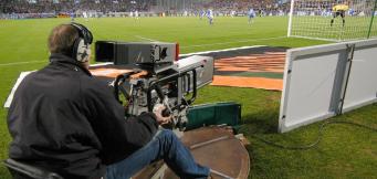 Una telecamera dietro la porta