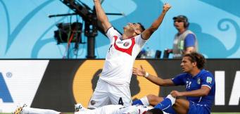 L'esultanza del Costa Rica al termine della partita vinta contro l'Italia
