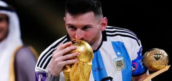 Leo con la Coppa più cercata