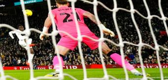 Lo spettacolare gol al Cardiff