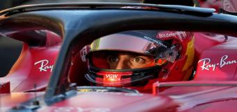 Sainz dentro la Ferrari