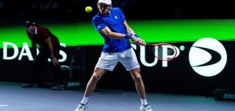 Matteo Arnaldi durante le finali di Davis