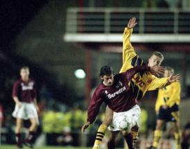 Francescoli in azione con la maglia granata!