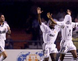 Anelka con la maglia del Real