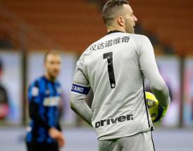 Handanovic con la maglia rivolta al mercato asiatico! 