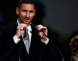 Messi con il Pallone d'Oro