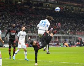 Olivier Giroud in acrobazia!
