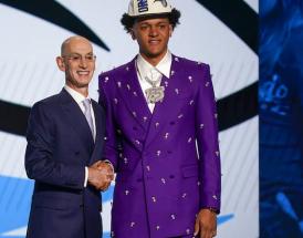 Banchero con il commissioner