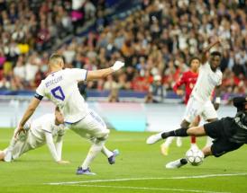 Il gol annullato a Benzema a Parigi