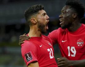 L'esultanza dei calciatori canadesi