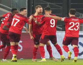 L'esultanza dei calciatori elvetici all'Olimpico