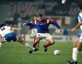 Cantona in una sfida per le qualificazioni in Israele