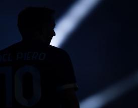 Alex Del Piero in in gioco di luci