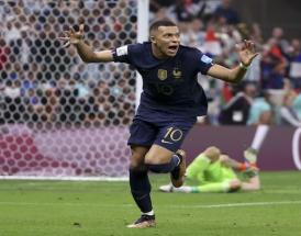 L'esultanza di Mbappe