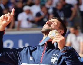 Nole con il tanto desiderato oro olimpico