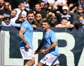 Romagnoli e Cataldi sotto la Nord