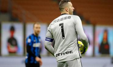 Handanovic con la maglia rivolta al mercato asiatico! 