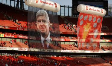 Due stendardi celebrativi per le vittorie del Professore!