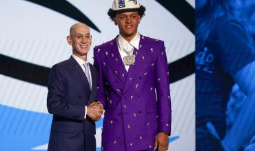 Banchero con il commissioner