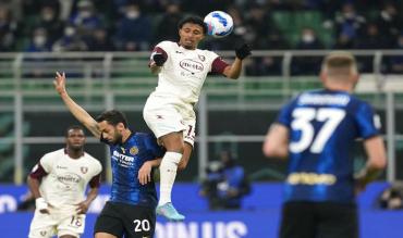 Ederson con la maglia della Salernitana