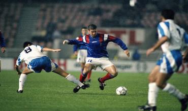 Cantona in una sfida per le qualificazioni in Israele