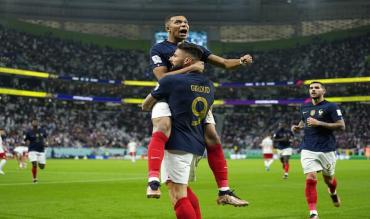 L'esultanza dei due attaccanti francesi