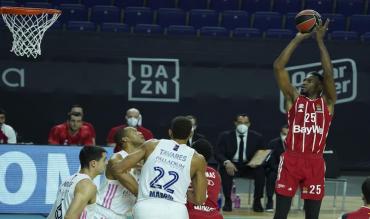 JaJuan Johnson in azione con il Bayern