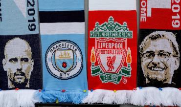 Le sciarpe delle due squadre